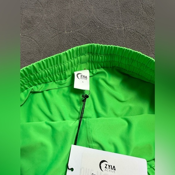 ZYIA women’s green active shorts L NWT - Picture 9 of 9